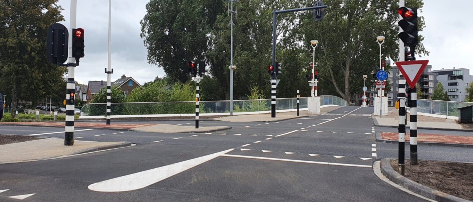 Aanpassing kruising Kanaalweg bij Julius Caesarbrug afgerond